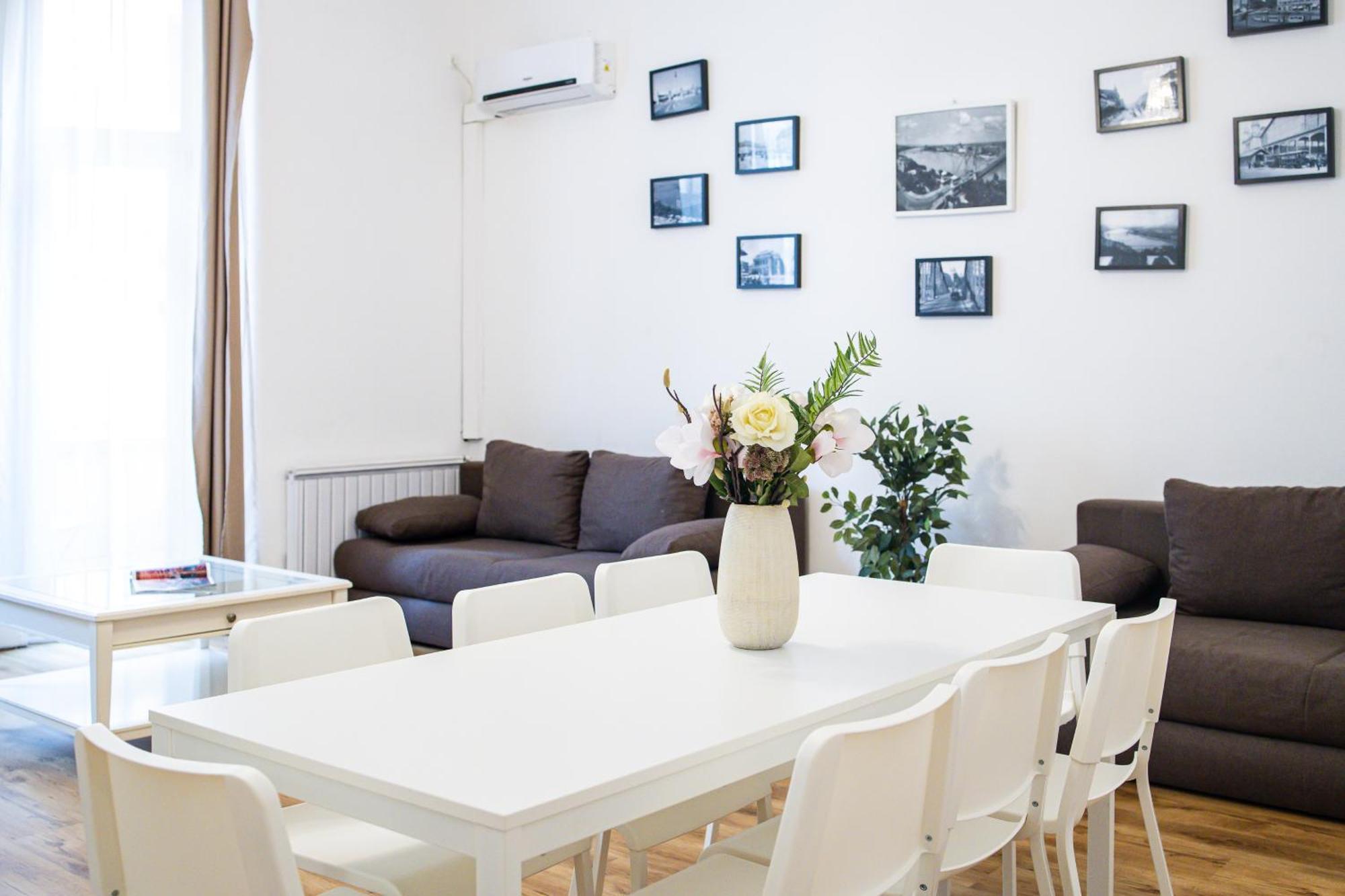 Real Lovag Apartment *