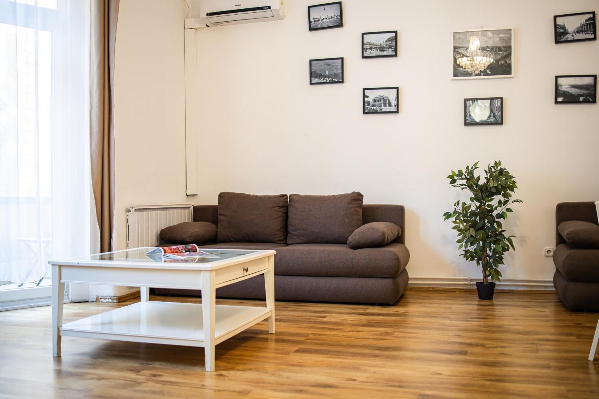 Apartment Real Lovag